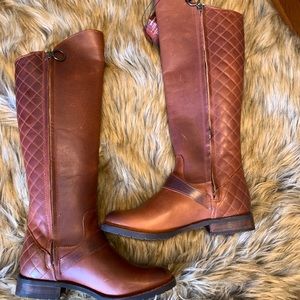 BRAND NEW CHESNUT JUSTIN BOOTS WITH PATTERN